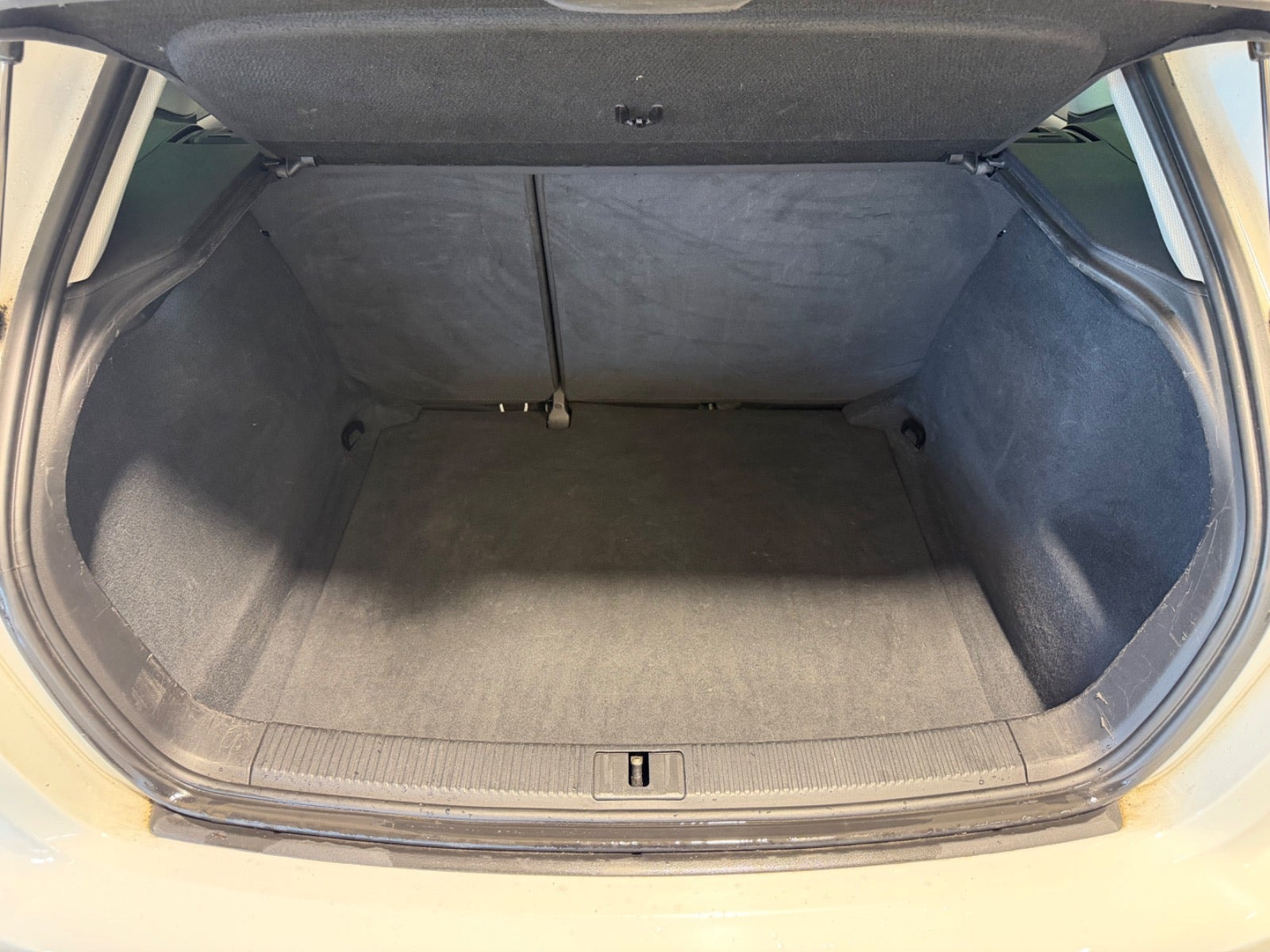 Hvid Audi A3 fra 2012