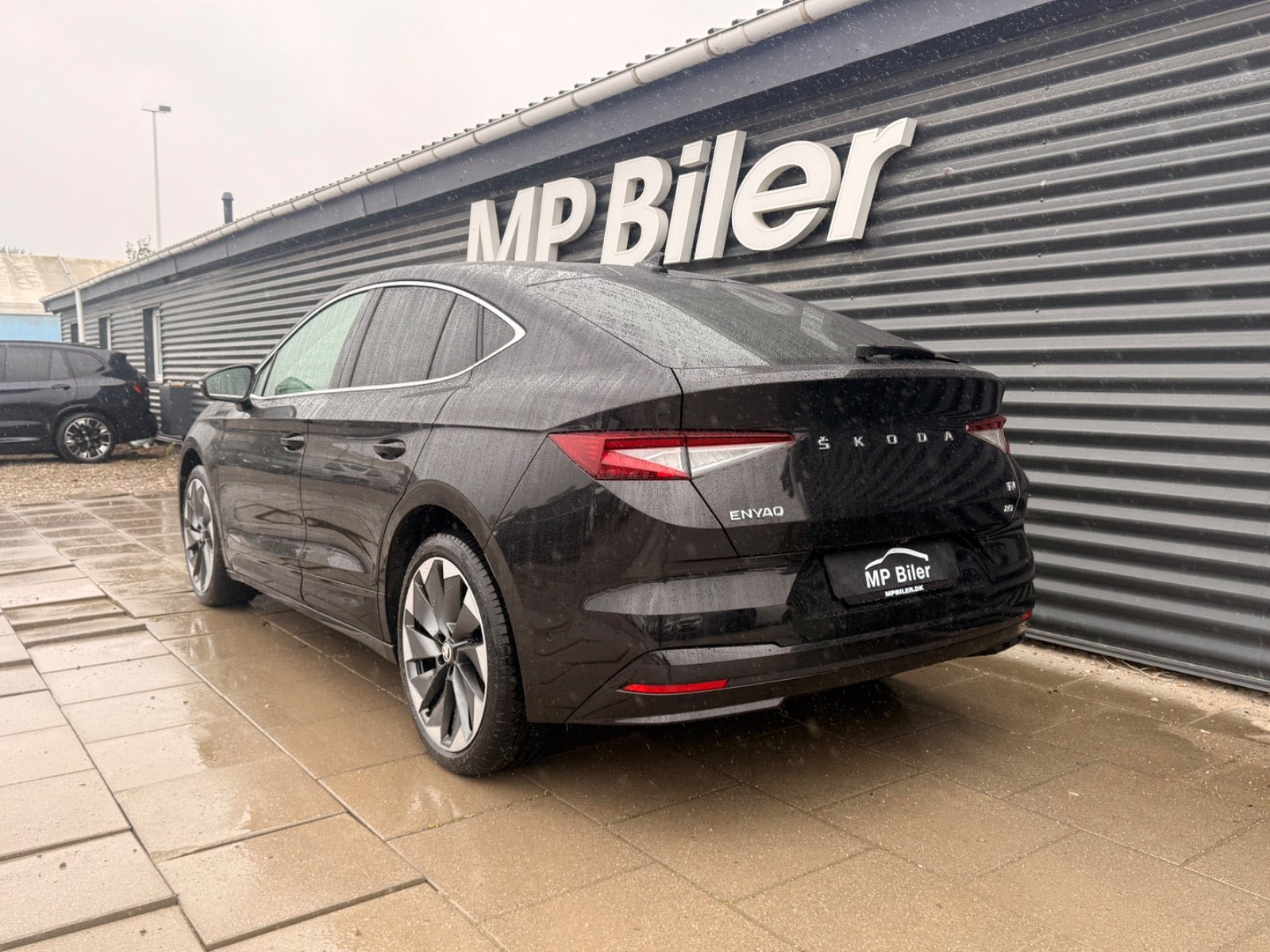 Sort Skoda Enyaq fra 2024