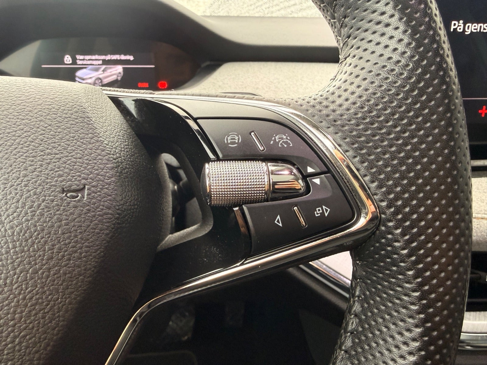 Sort Skoda Enyaq fra 2024