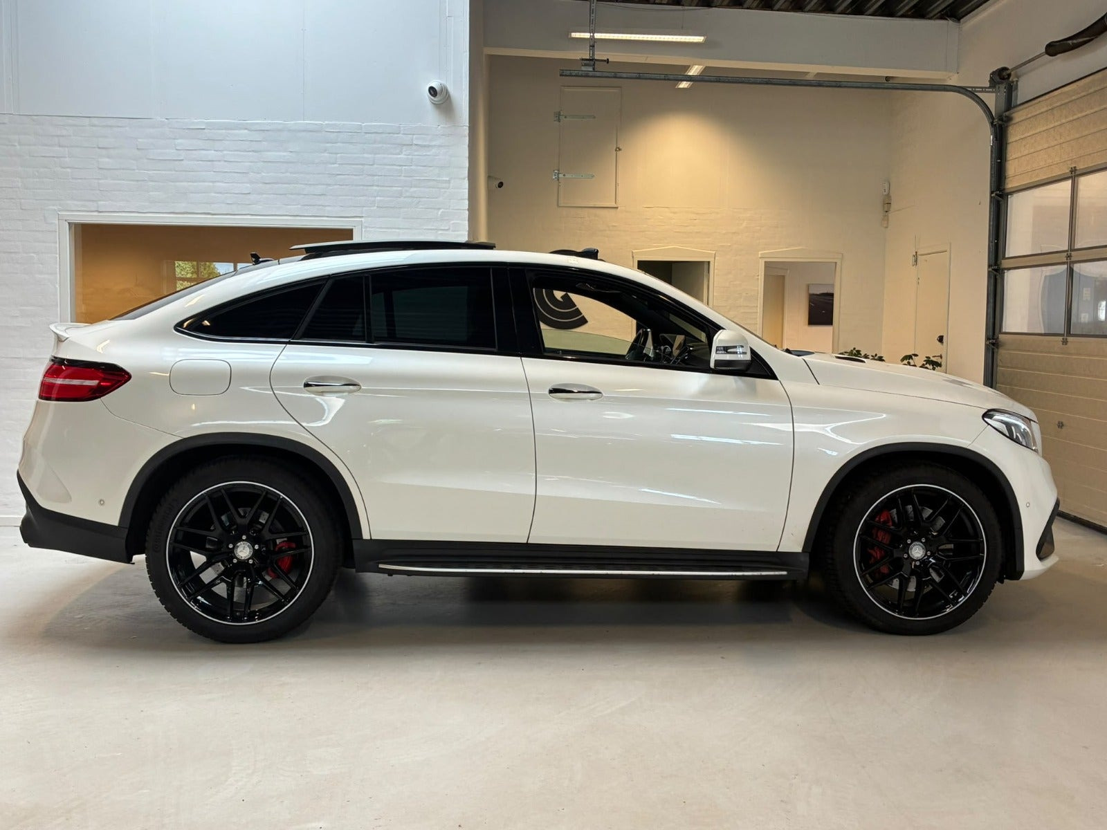 Hvid Mercedes GLE63 fra 2015
