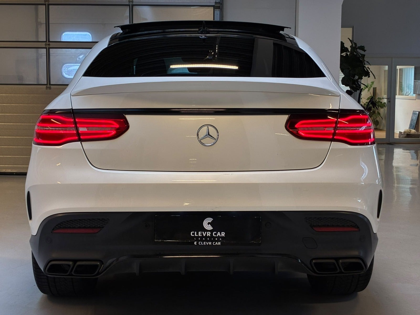 Hvid Mercedes GLE63 fra 2015