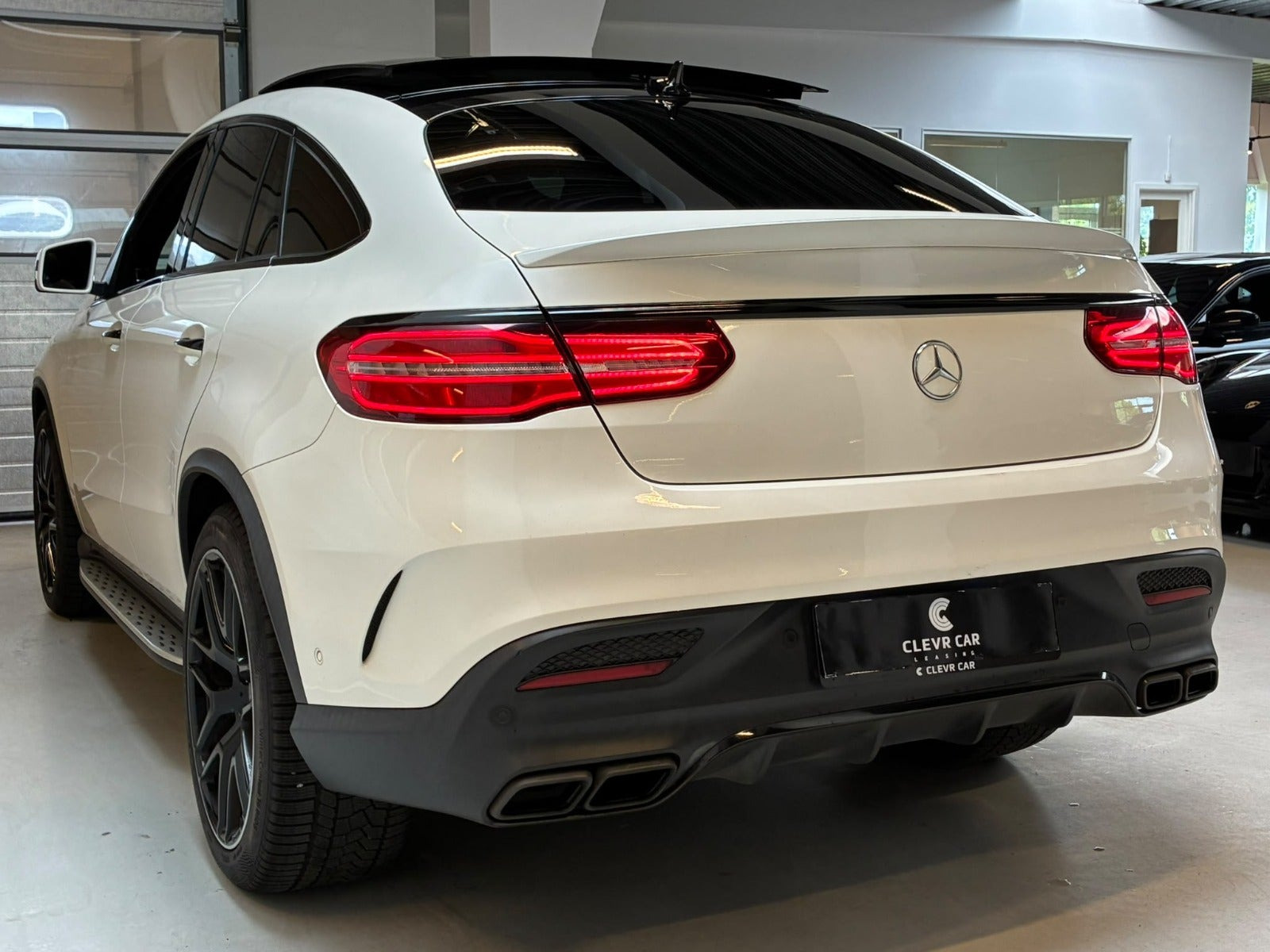 Hvid Mercedes GLE63 fra 2015