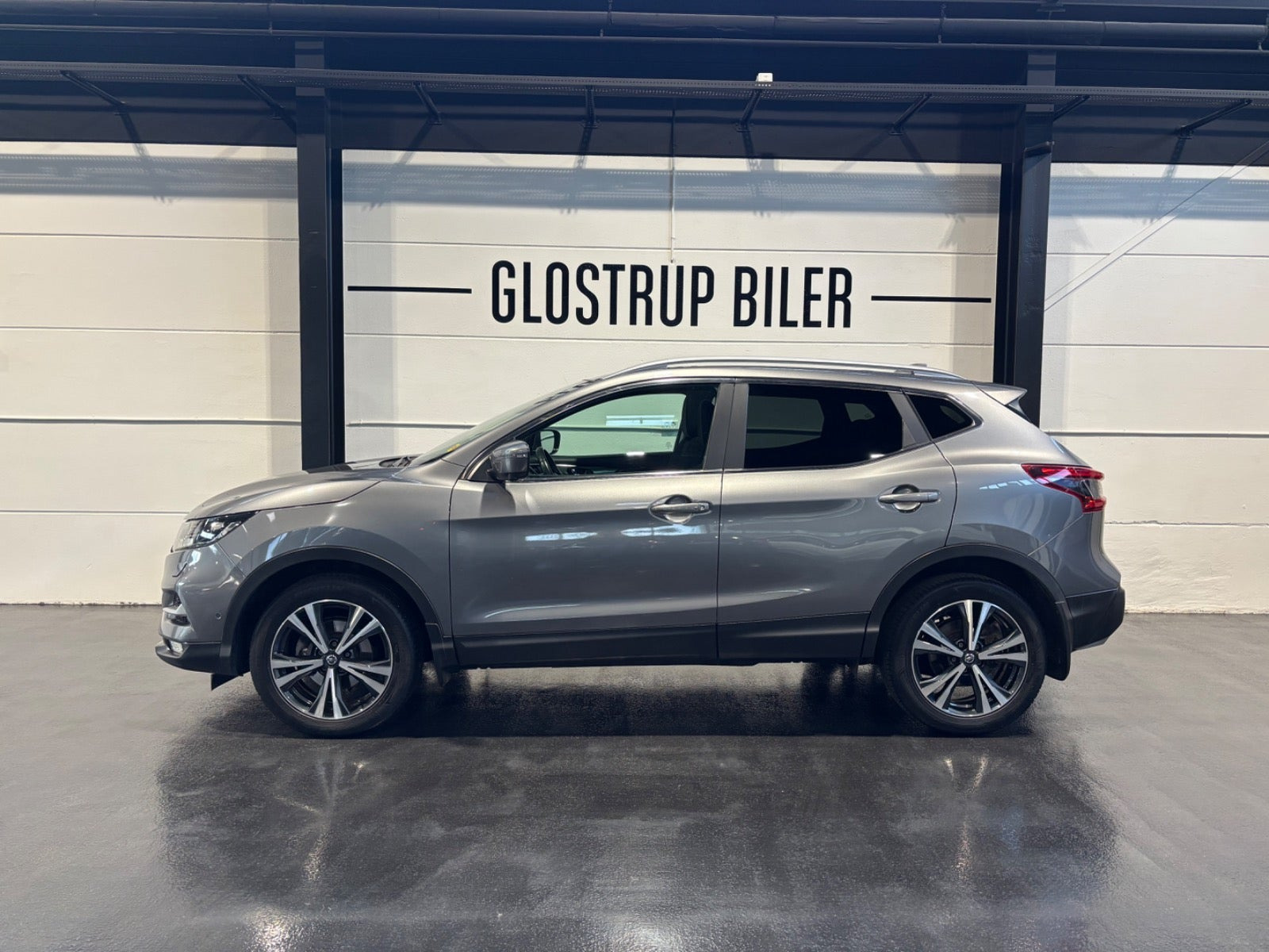 Grå Nissan Qashqai fra 2018