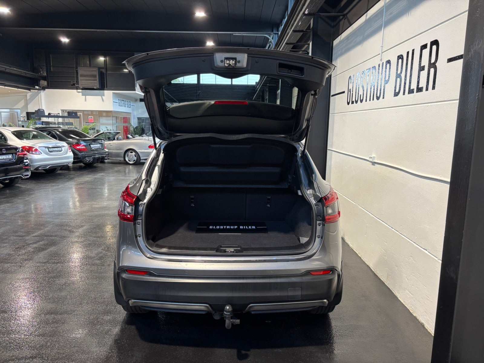 Grå Nissan Qashqai fra 2018