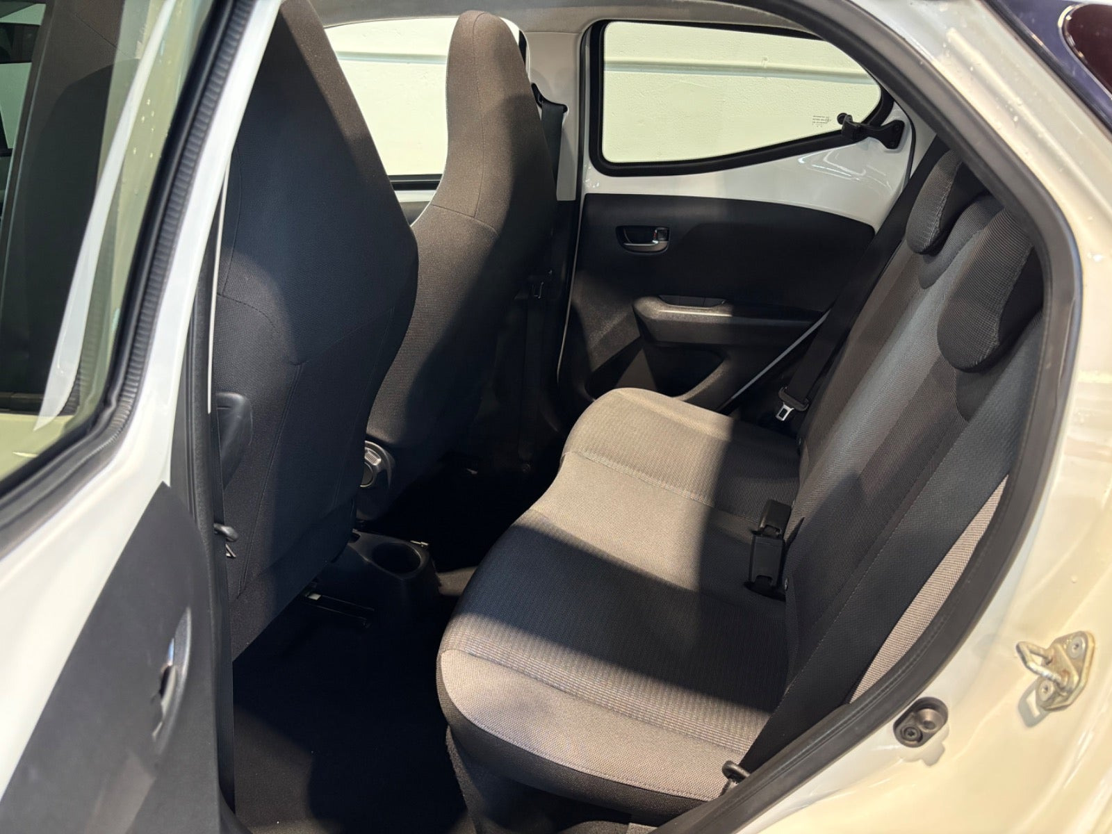 Hvid Toyota Aygo fra 2021