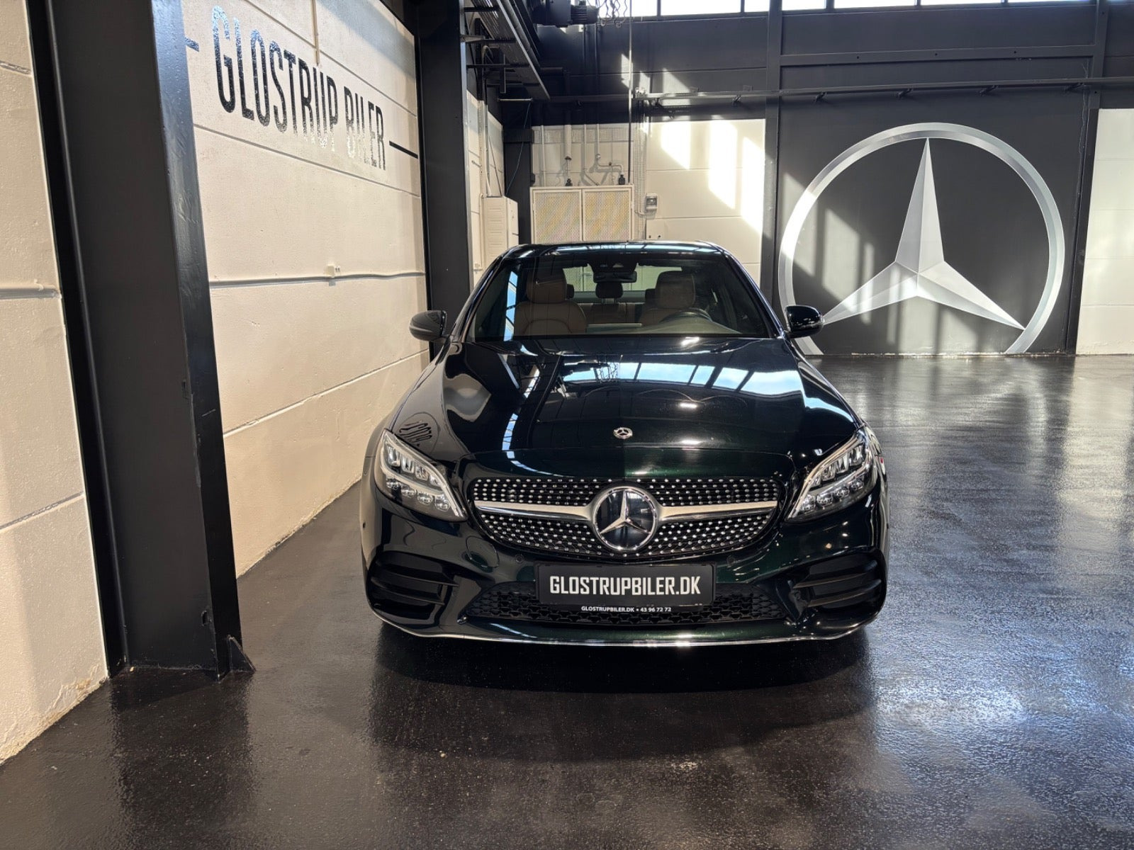 Grøn Mercedes C200 fra 2020