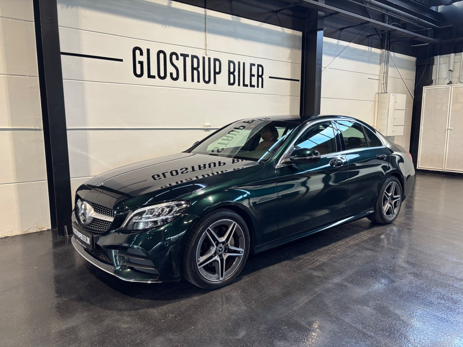 Grøn Mercedes C200 fra 2020