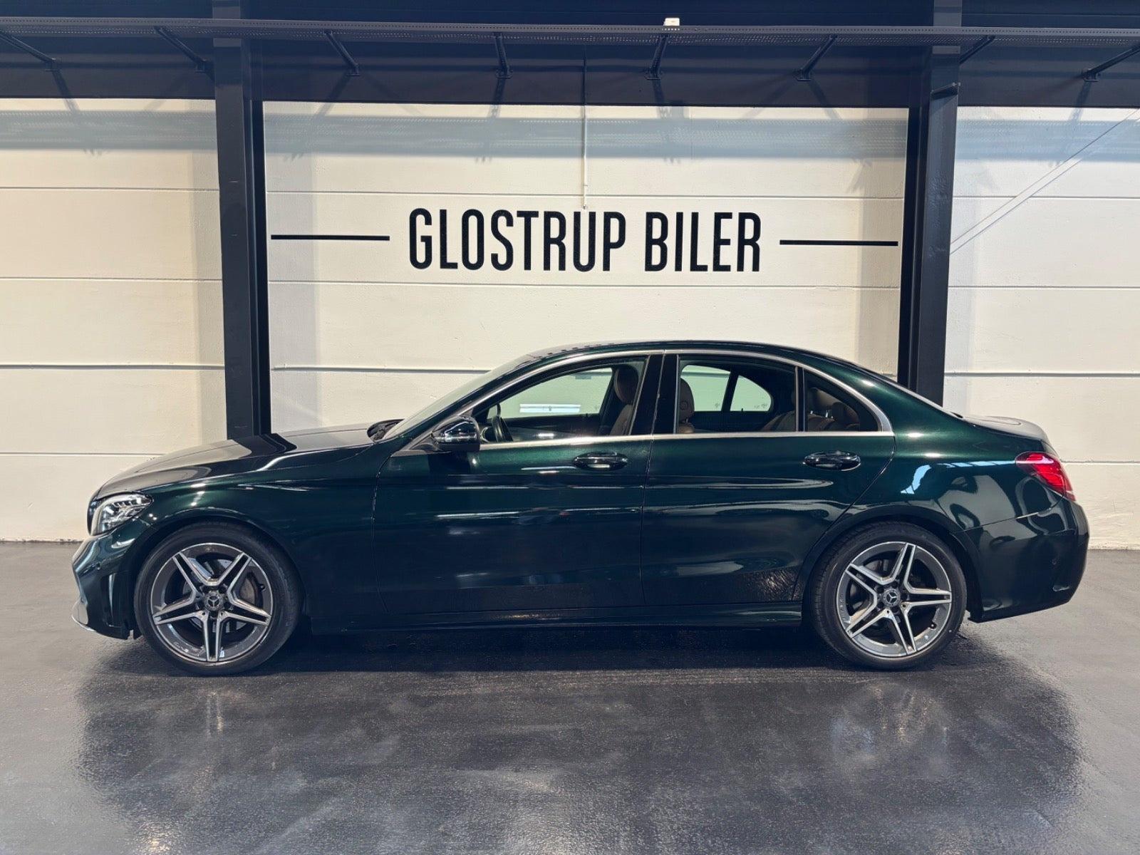 Grøn Mercedes C200 fra 2020