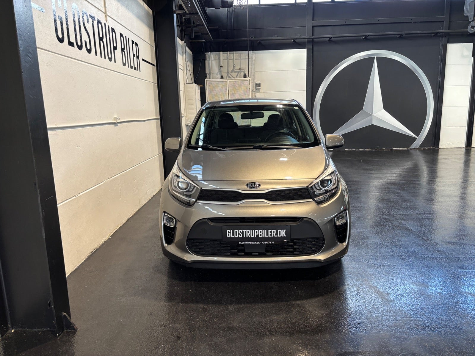 Beige Kia Picanto fra 2018