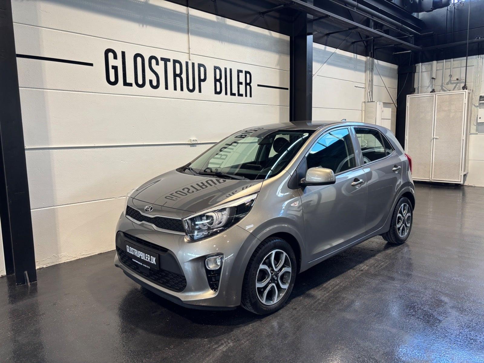 Beige Kia Picanto fra 2018