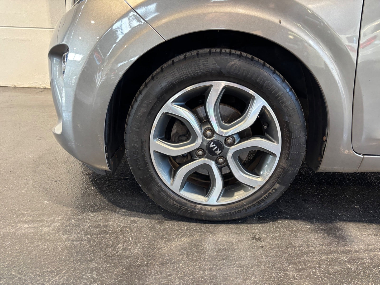 Beige Kia Picanto fra 2018