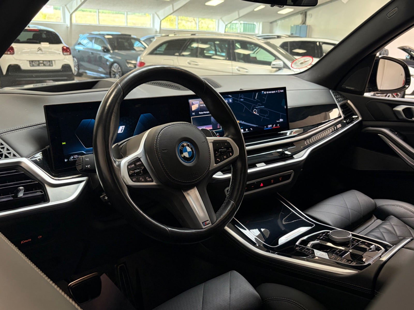 Sort BMW X5 fra 2023