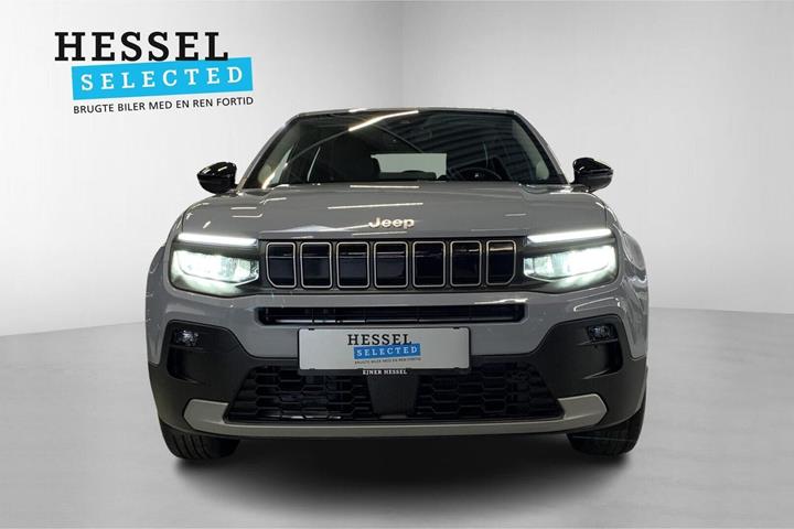 Grå Jeep Avenger fra 2025