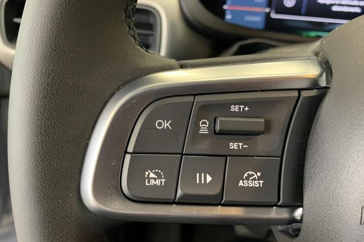 Grå Jeep Avenger fra 2025