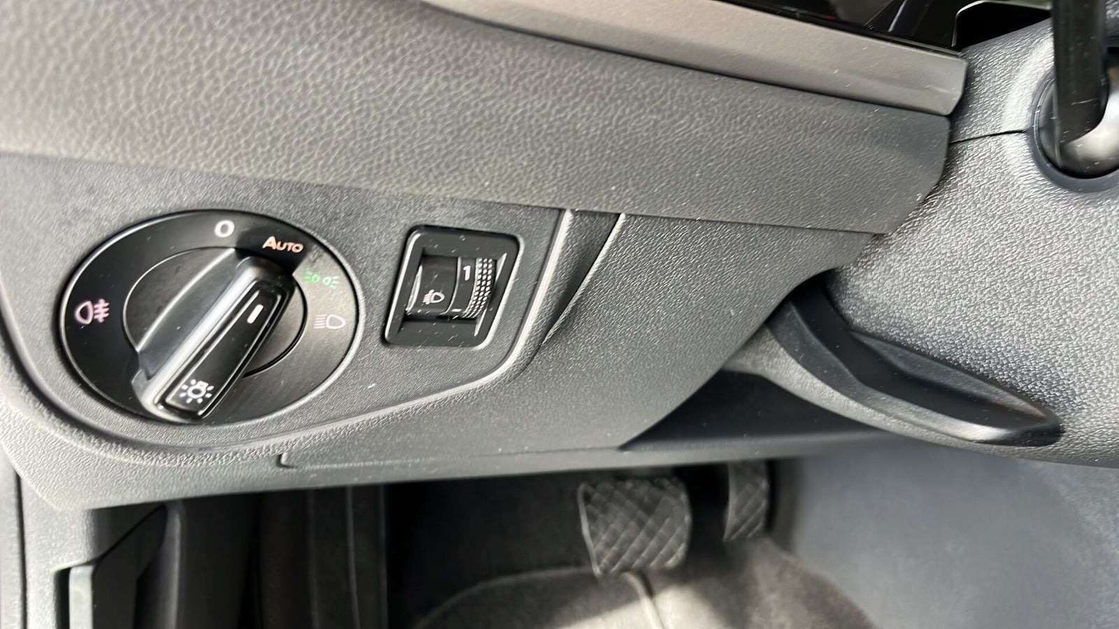 Sølv VW Polo fra 2020