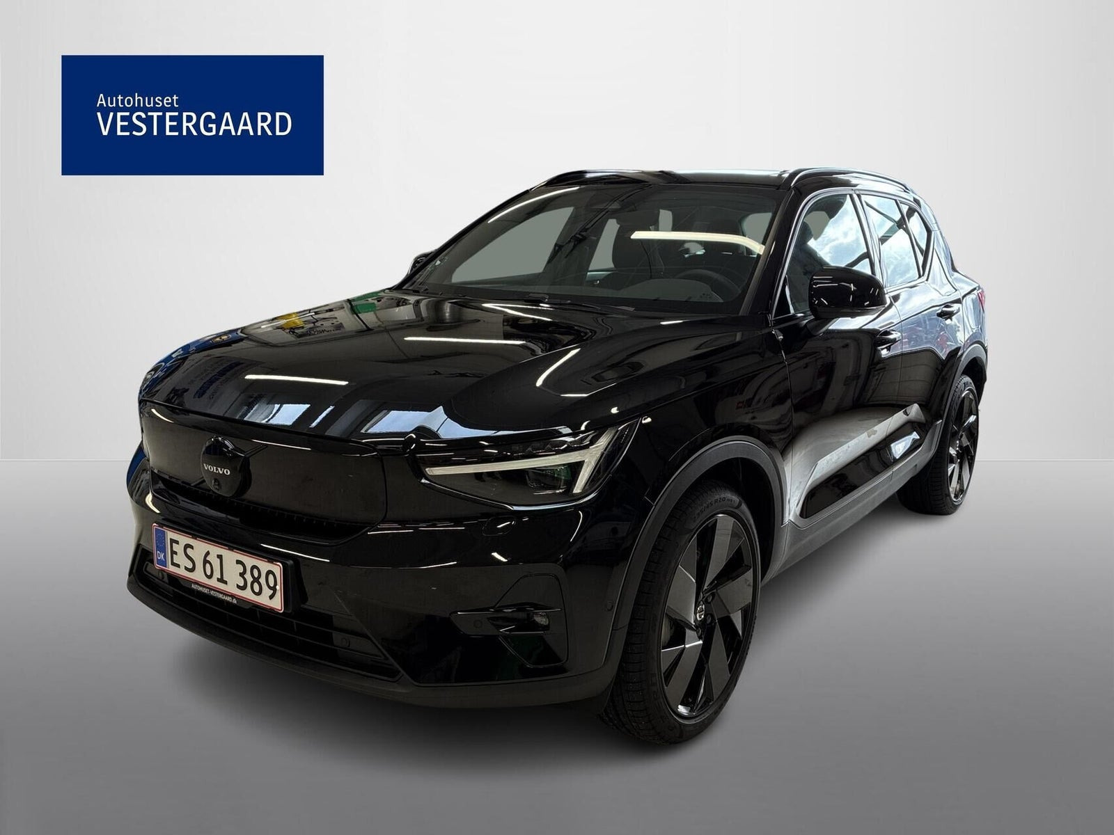 Volvo EX40 Extended Range Black Edition Excess