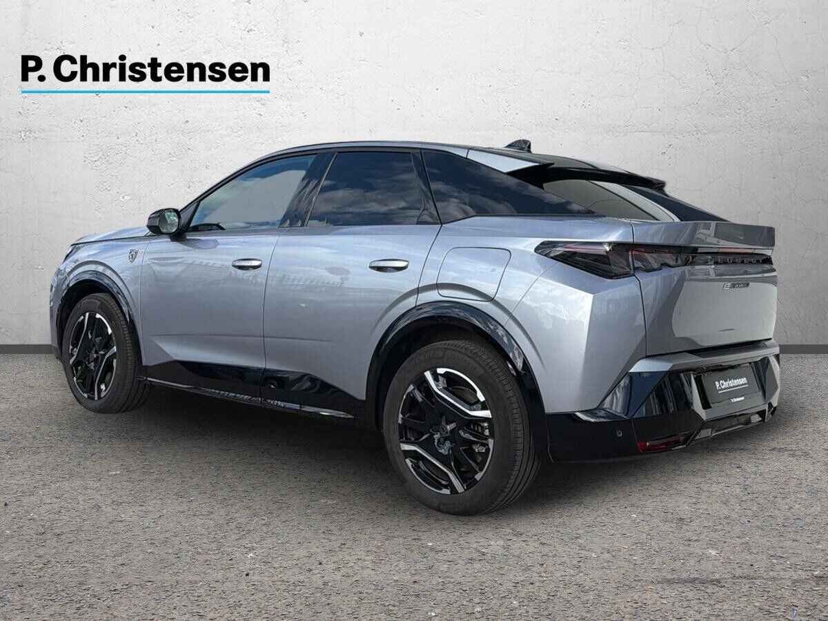 Sølv Peugeot e-3008 fra 2025