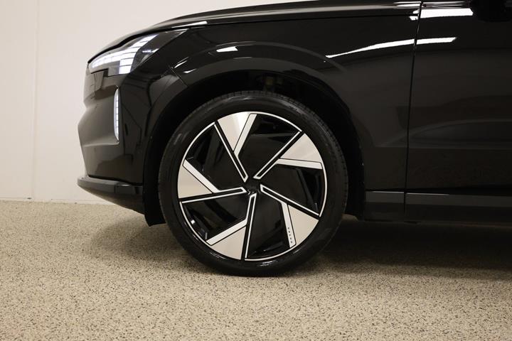 Sort Volvo EX90 fra 2024