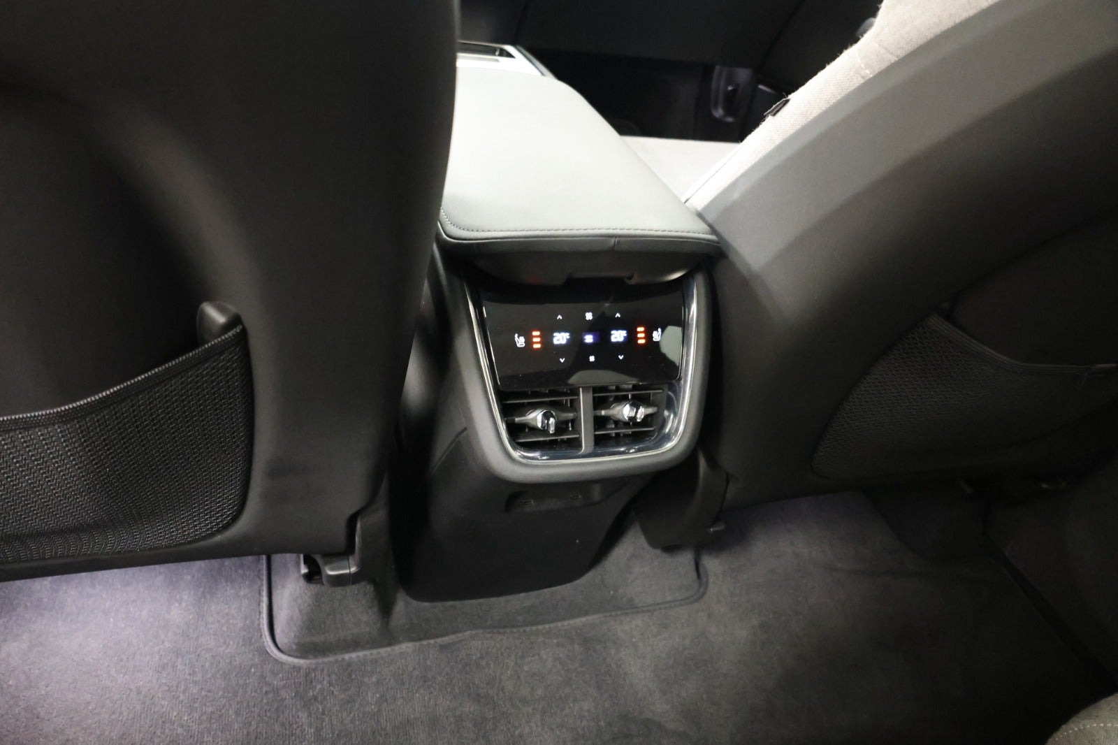 Sort Volvo EX90 fra 2024