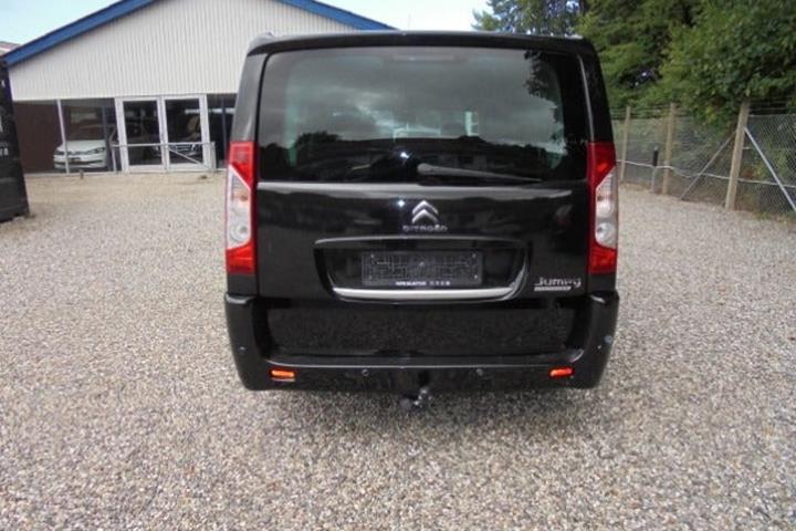 Blå Citroën Jumpy fra 2014