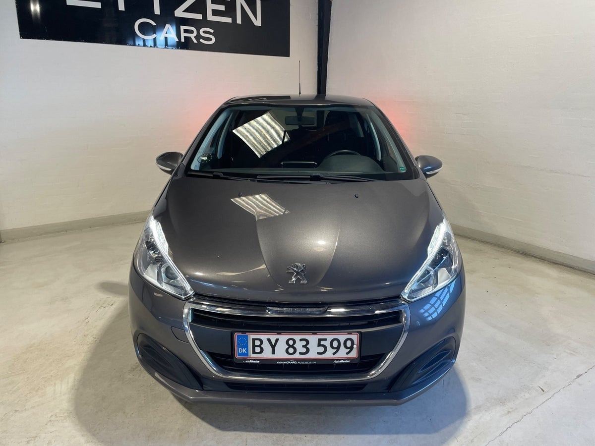 Grå Peugeot 208 fra 2018