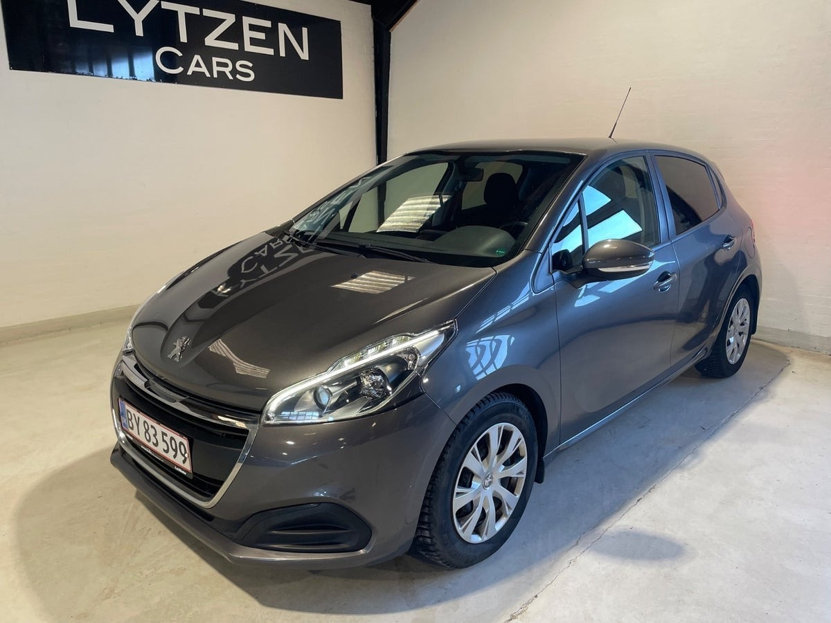 Grå Peugeot 208 fra 2018