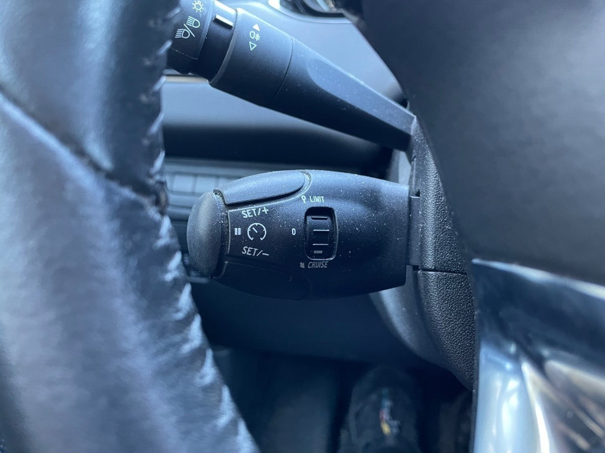 Grå Peugeot 208 fra 2018