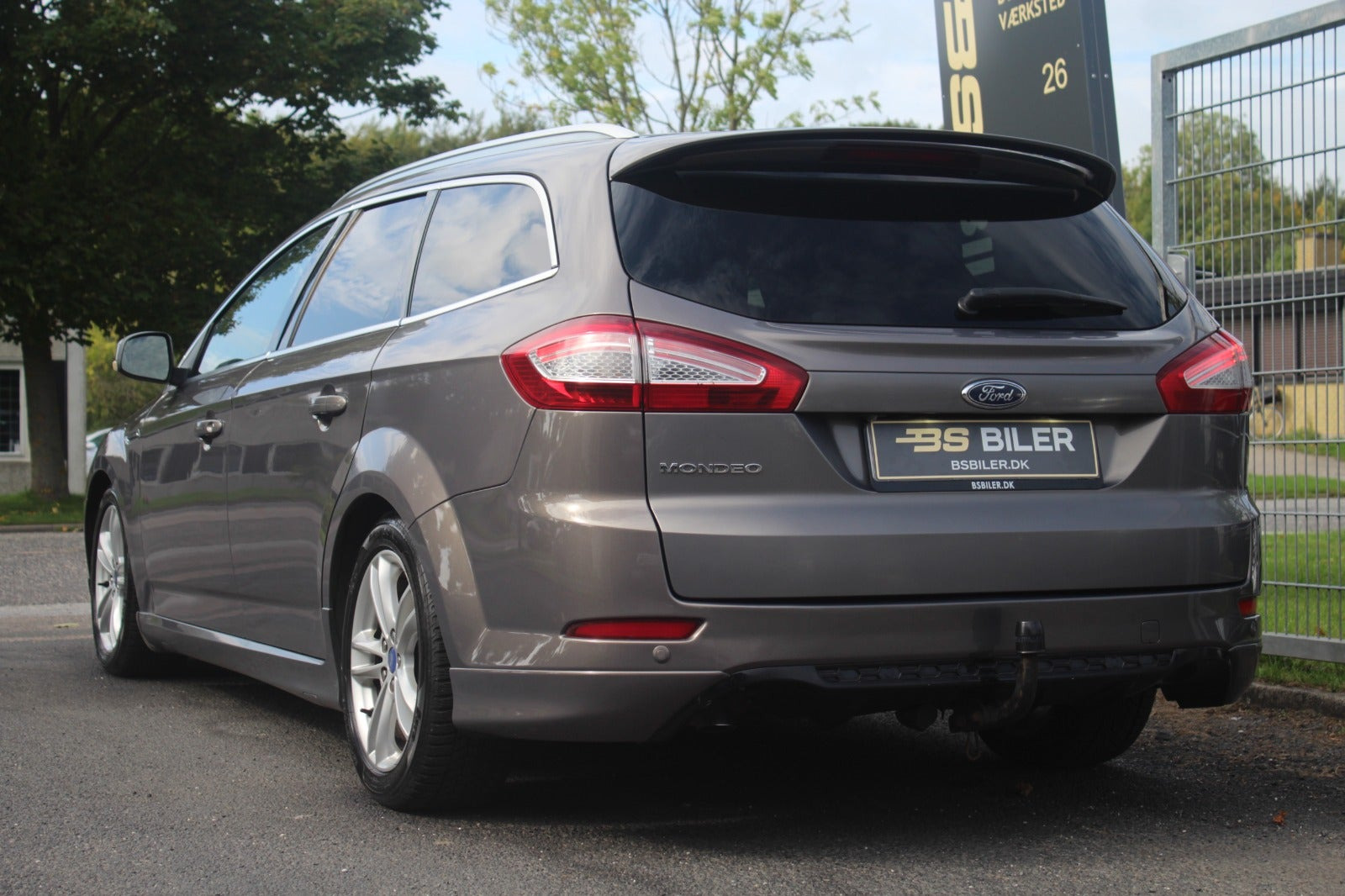 Brun Ford Mondeo fra 2012