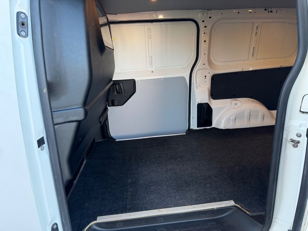 Hvid Toyota ProAce fra 2020