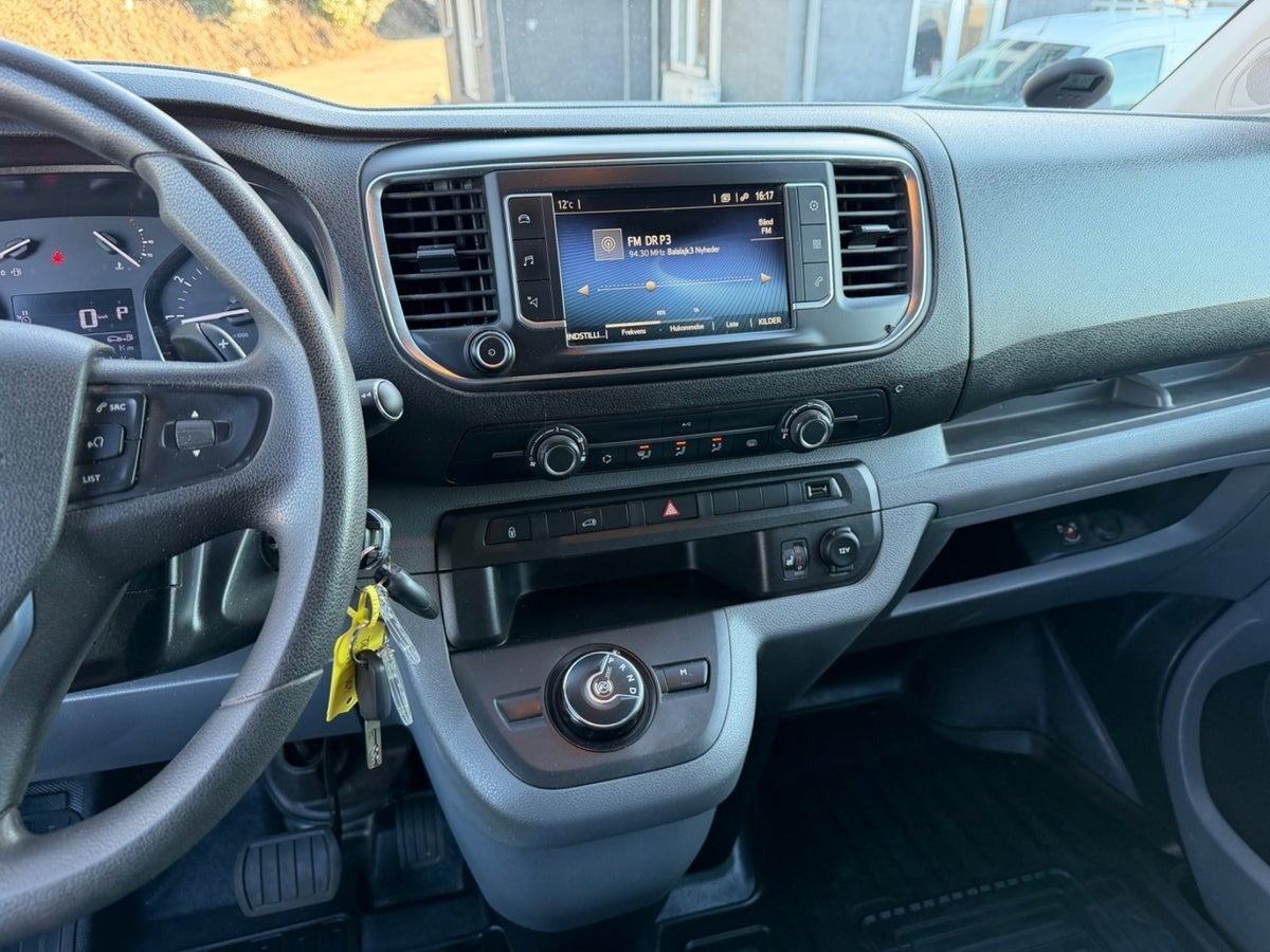 Hvid Toyota ProAce fra 2020