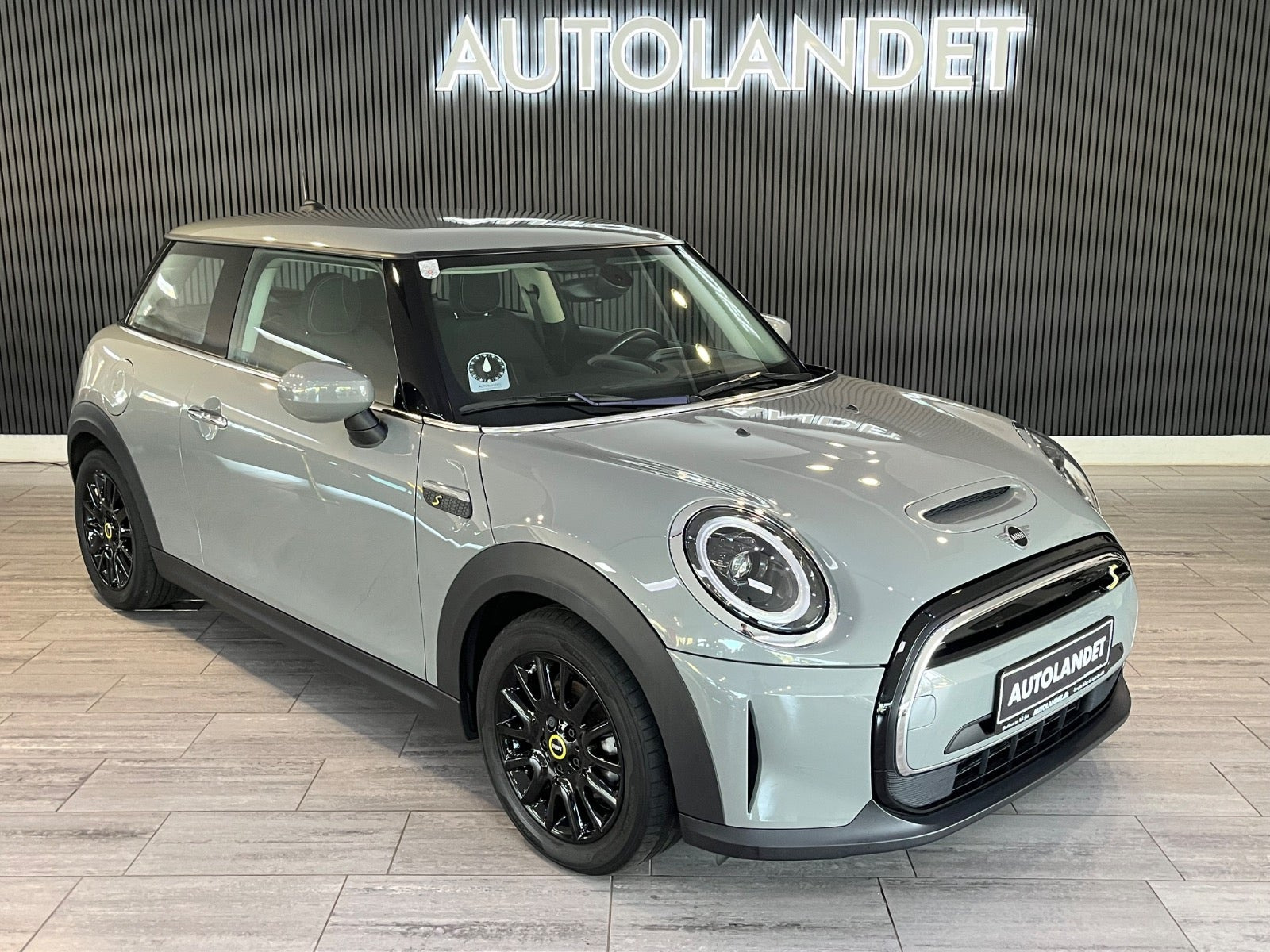 Mini Cooper SE Classic Trim