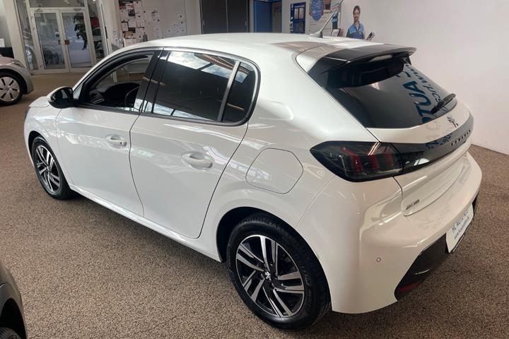 undefined Peugeot 208 fra 2022