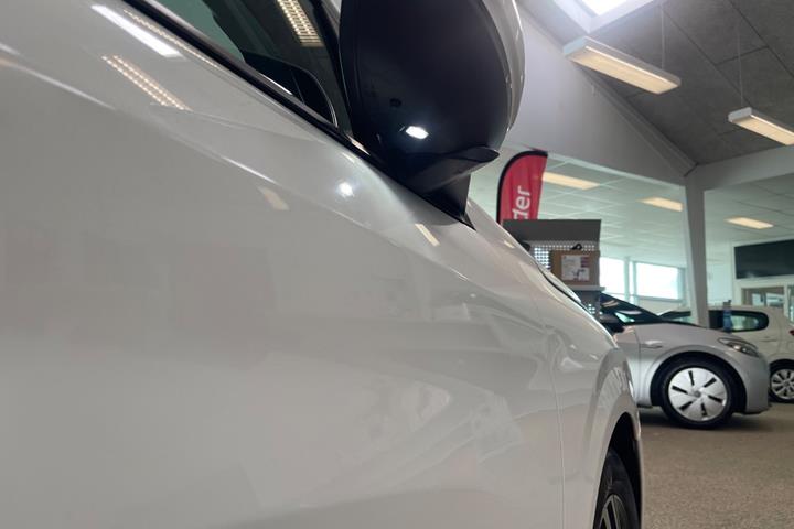 undefined Peugeot 208 fra 2022