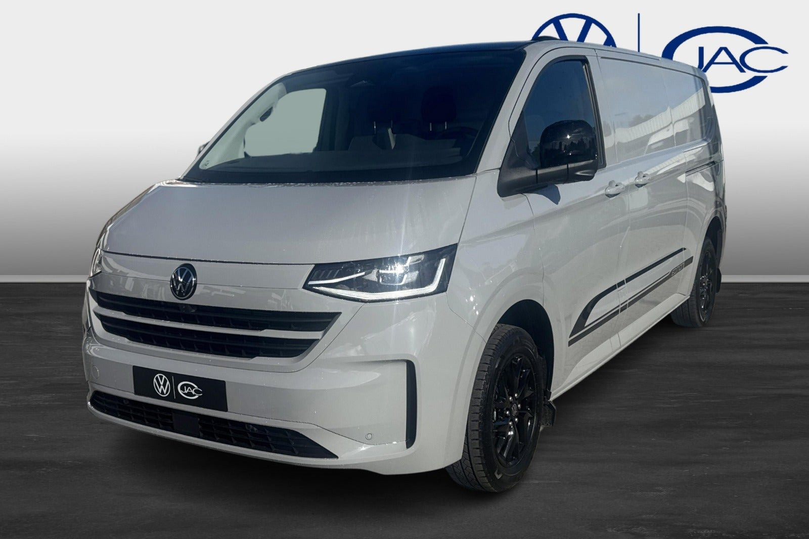 Grå VW Crafter 35 fra 2026