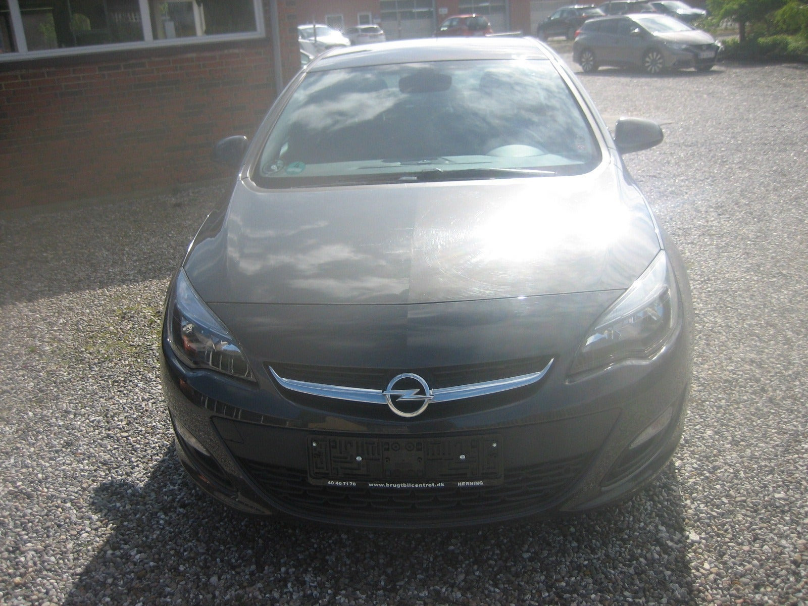 Grå Opel Astra fra 2015