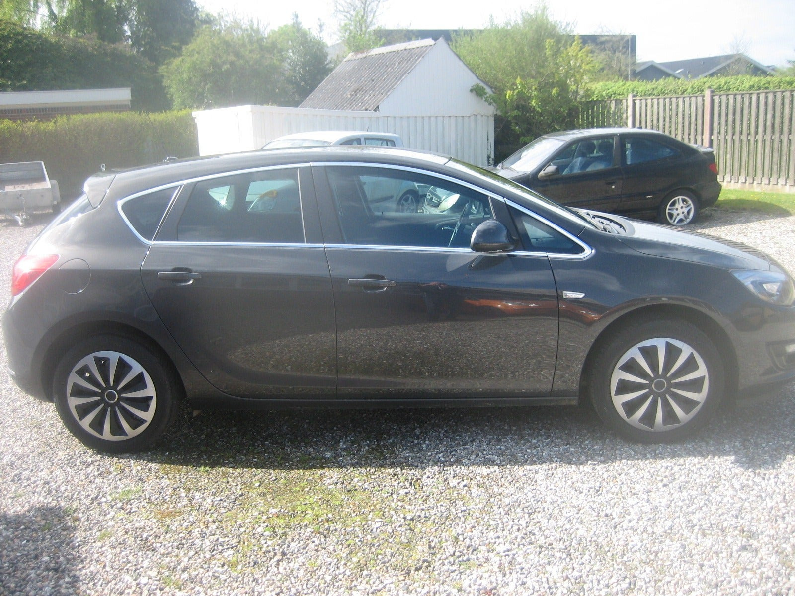 Grå Opel Astra fra 2015