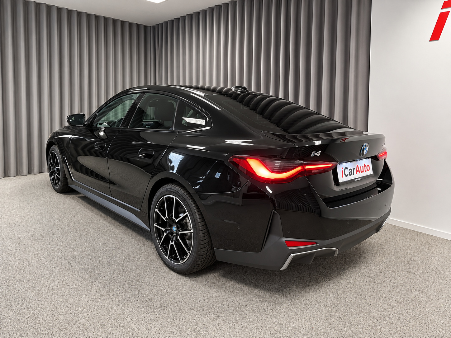 Sort BMW i4 fra 2023