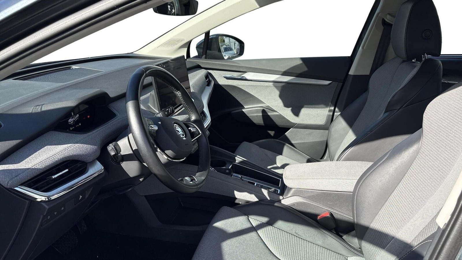 Grå Skoda Enyaq fra 2021