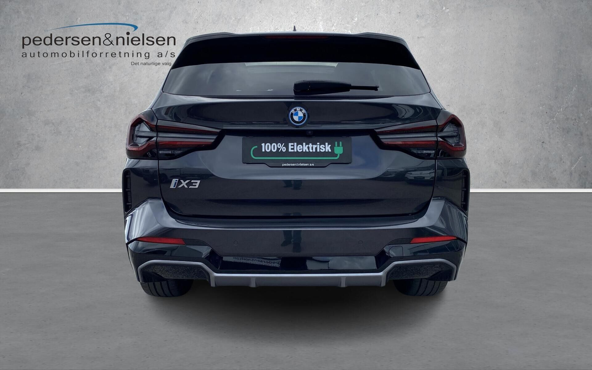 Grå BMW iX3 fra 2025