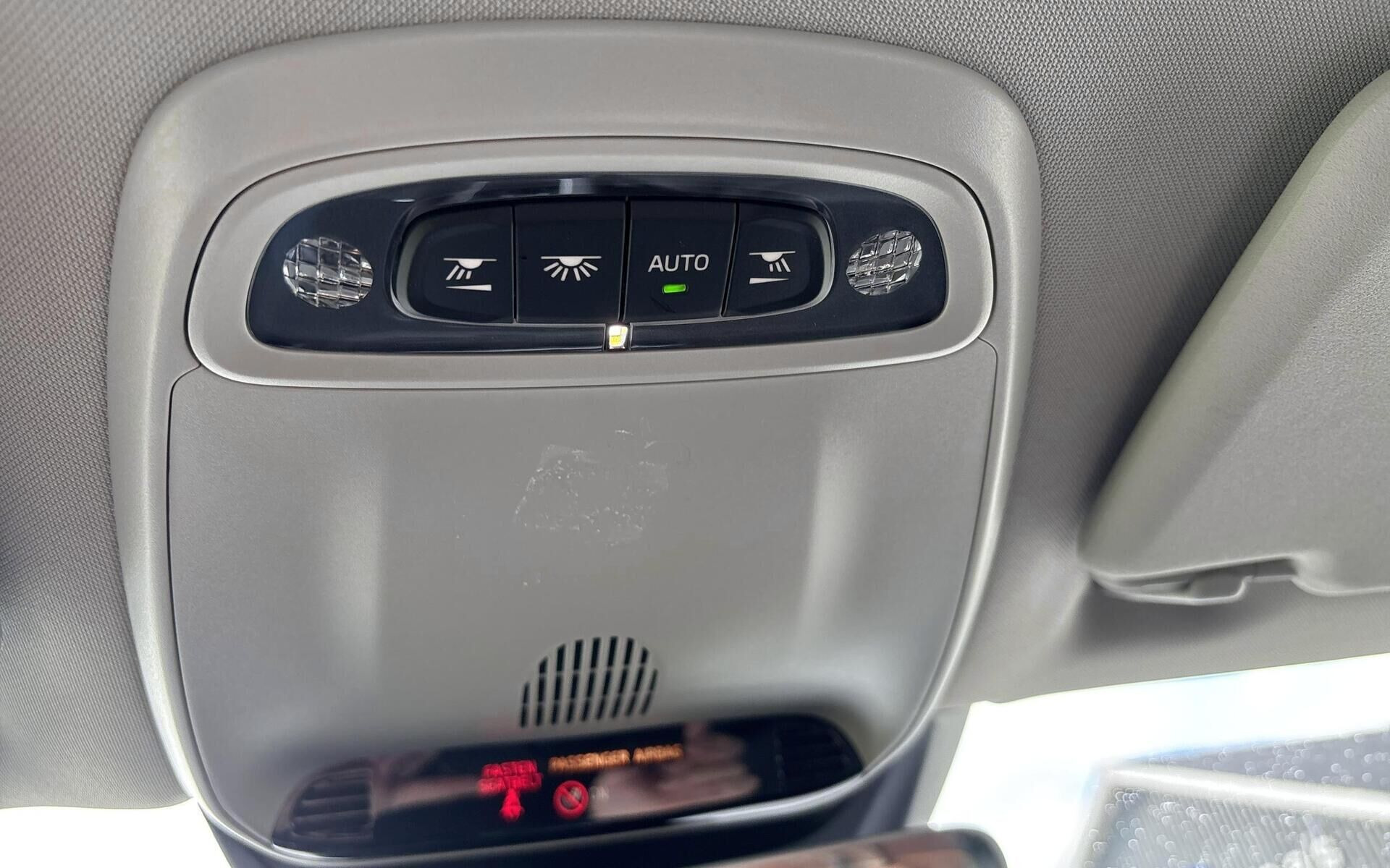 Hvid Volvo V40 fra 2019