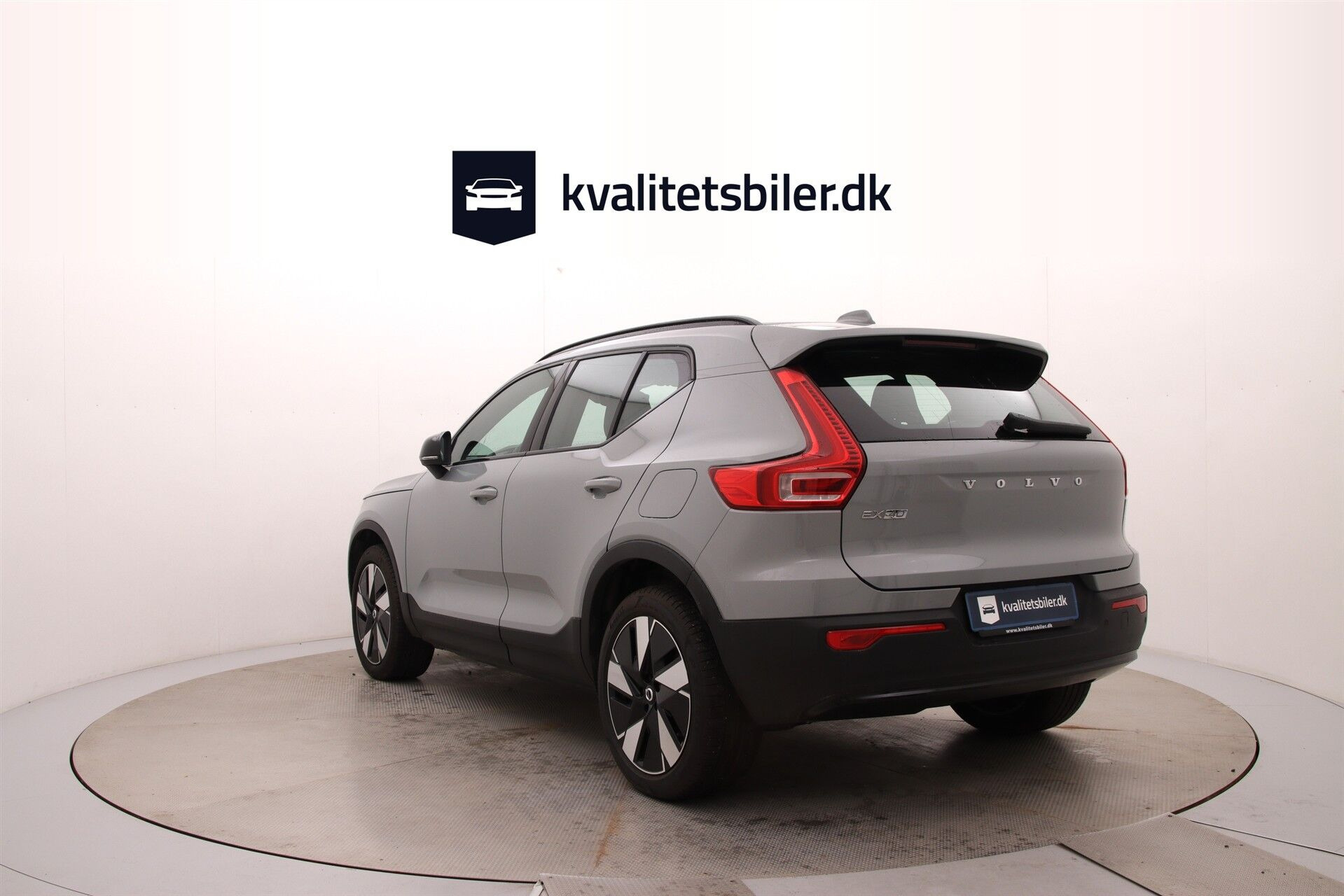 Grå Volvo EX40 fra 2024