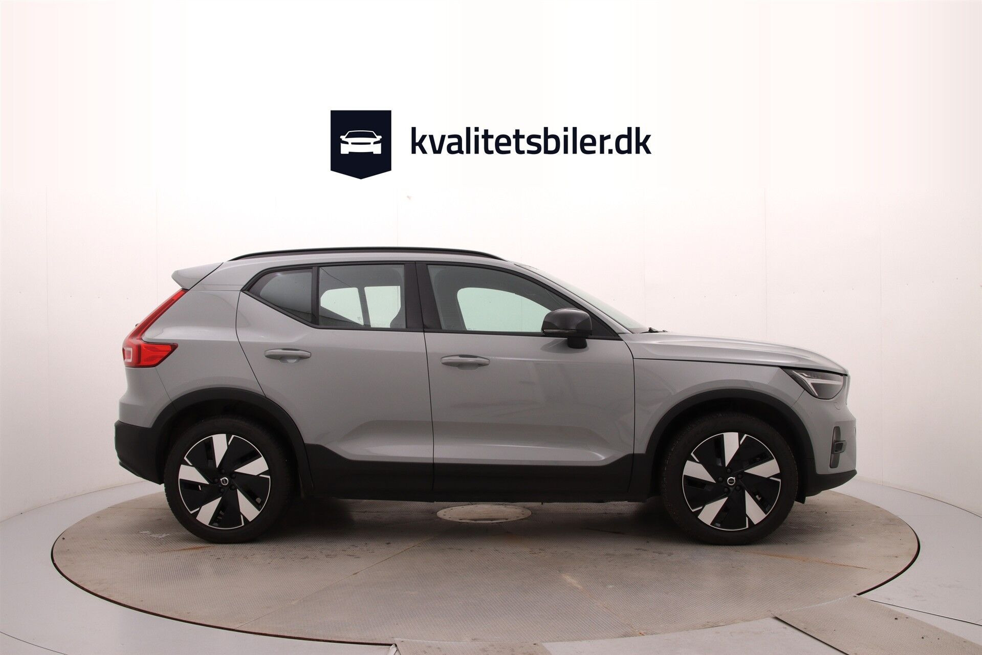 Grå Volvo EX40 fra 2024