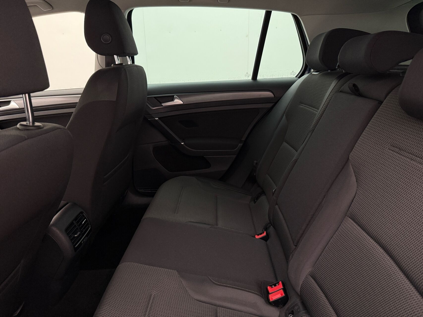 Blå VW Golf fra 2019