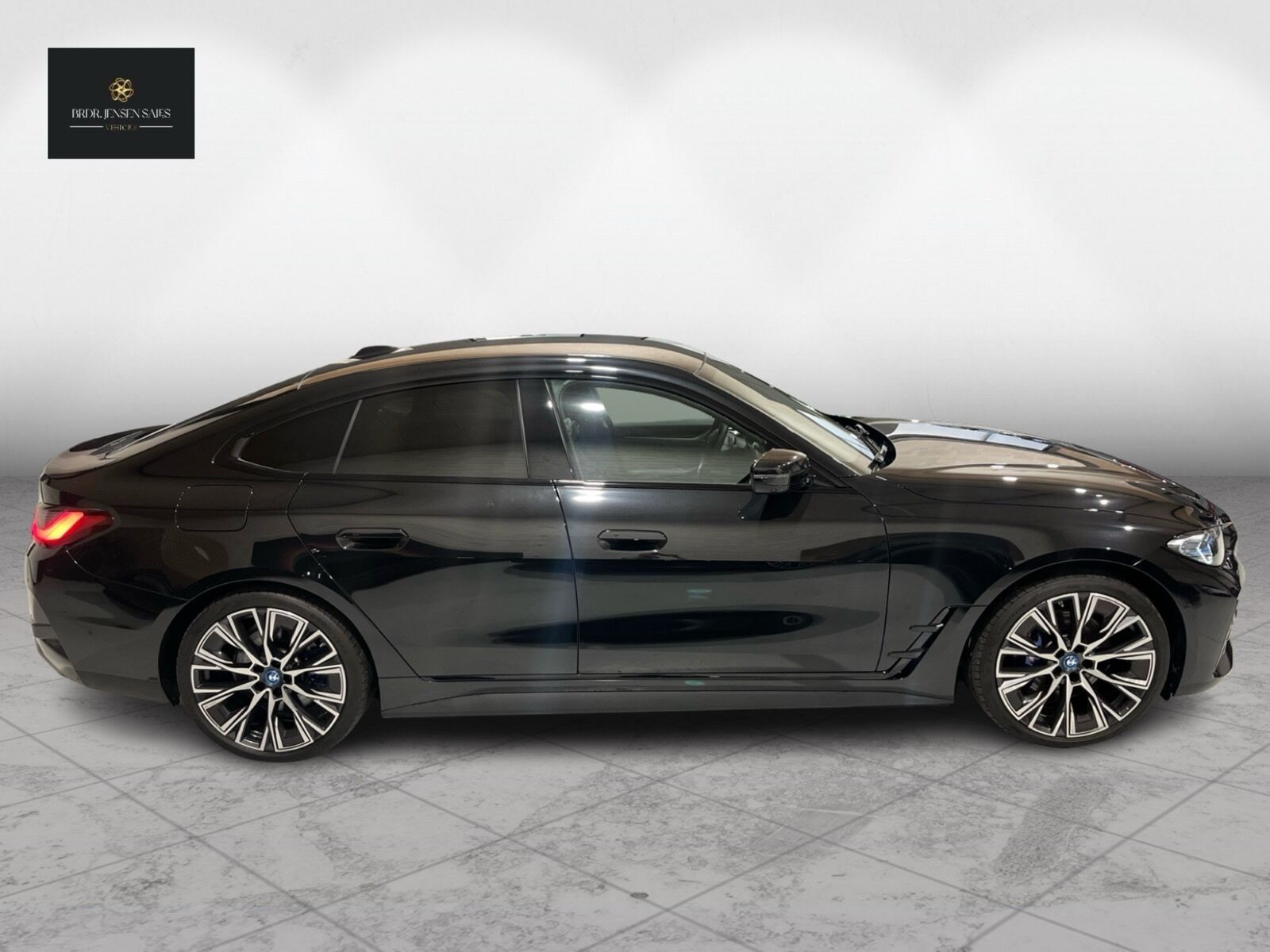 Sort BMW i4 fra 2023