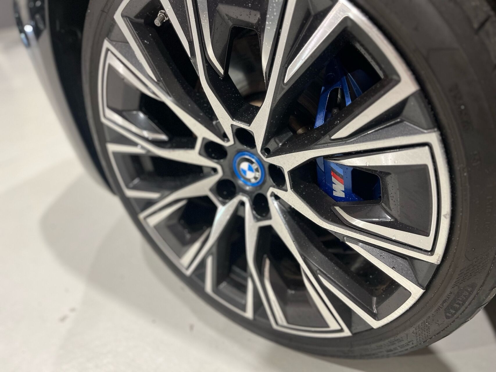 Sort BMW i4 fra 2023