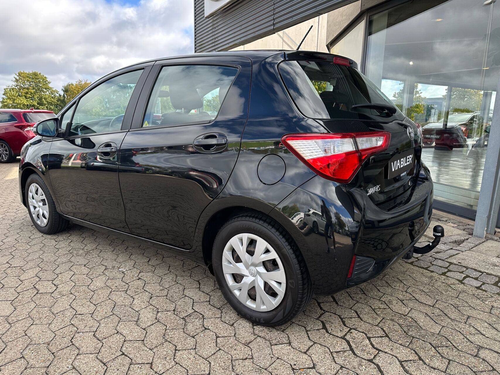 Sort Toyota Yaris fra 2017