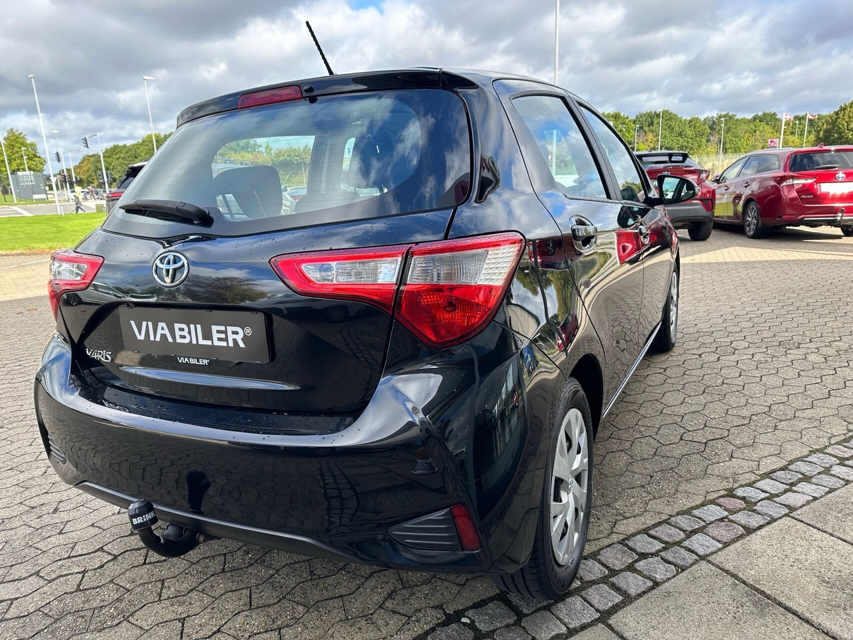 Sort Toyota Yaris fra 2017