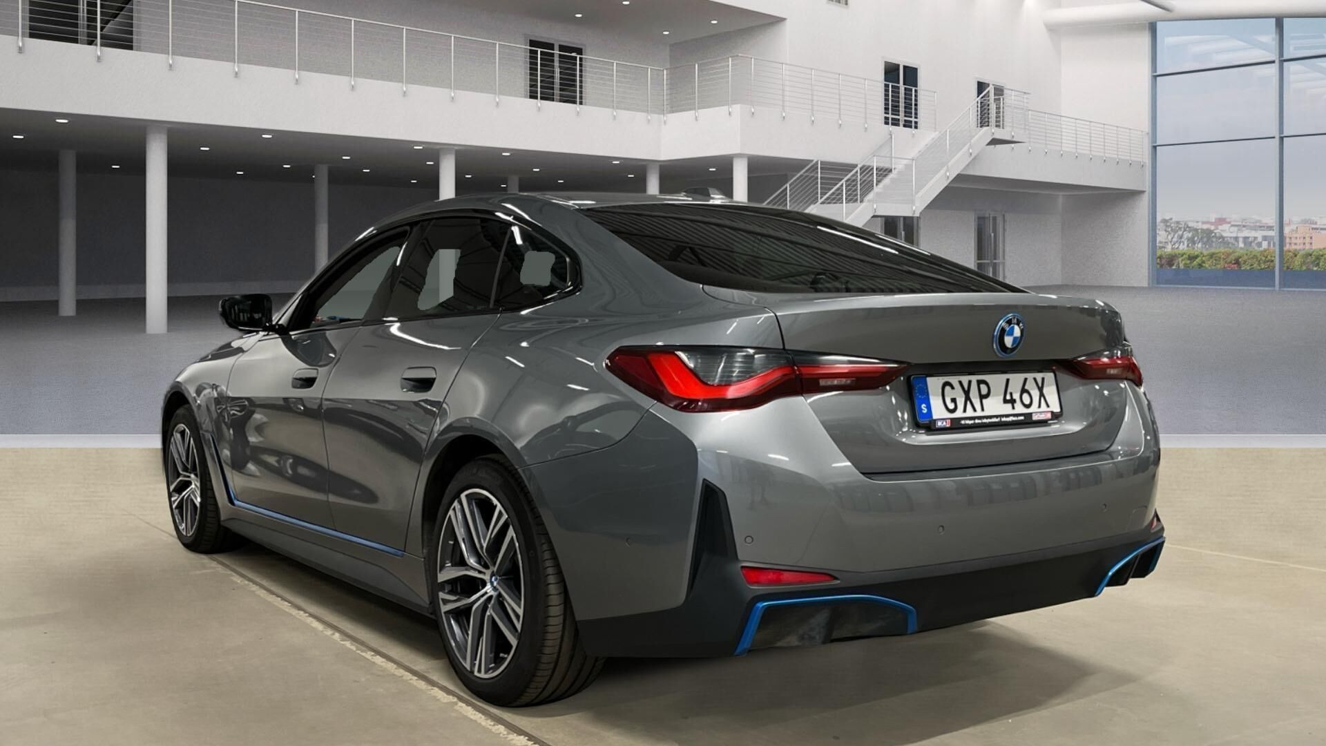 Grå BMW i4 fra 2023