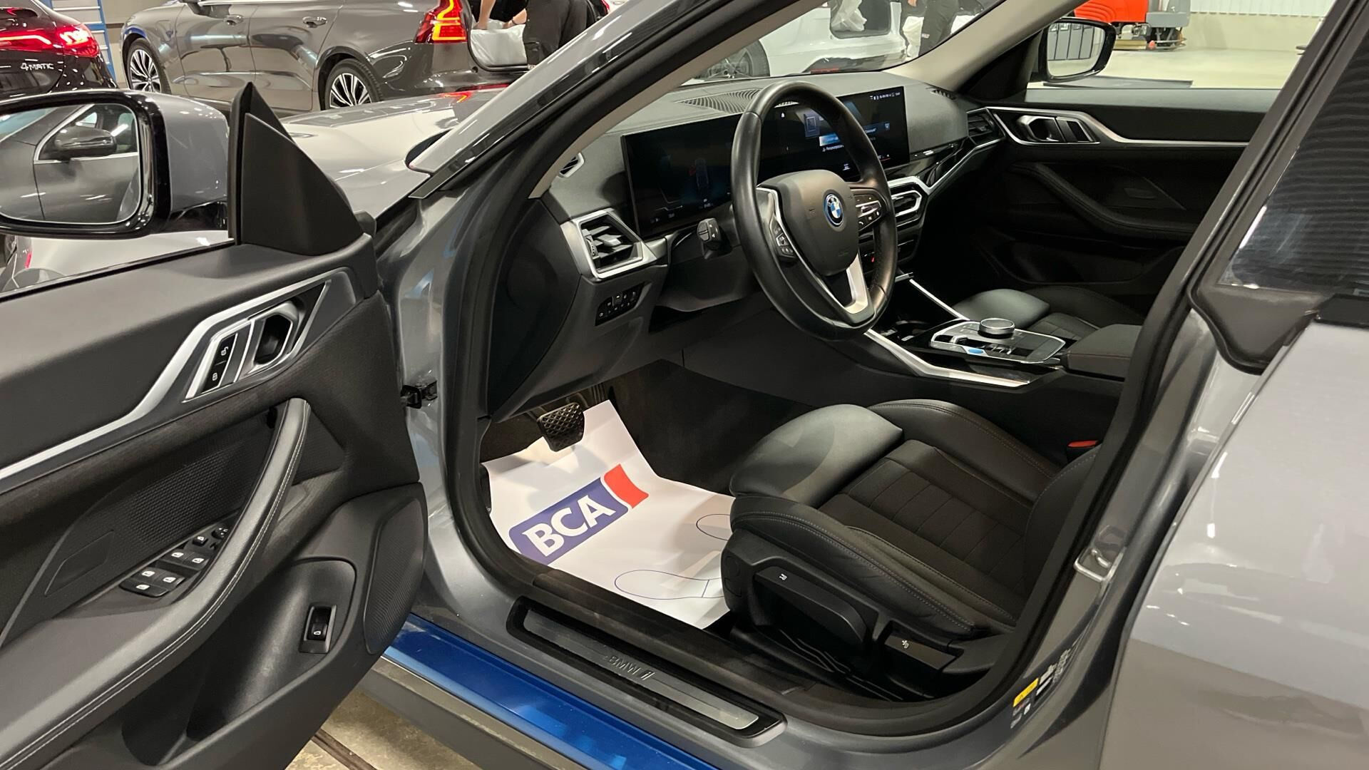 Grå BMW i4 fra 2023