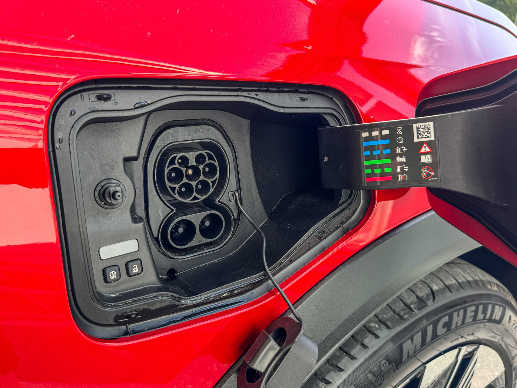 Rød Renault Scénic fra 2025